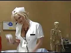 Μικροσκοπικός έφηβος ευρώ πηγαίνει πάνω από το καβλί του για μια βόλτα