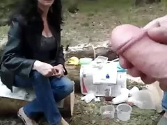 Richelle Ryan Αφήνει τον φίλο του γιου της να δουλέψει στους σωλήνες της!!!