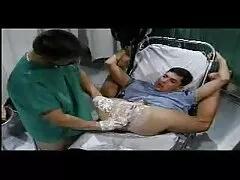 Η Ella Milano και ο Yurizan Beltran καλωσορίζουν τον κόκορα με τα ξυρισμένα τους twats