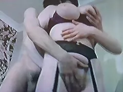 Chains & Anal για να κεντρίσουν τη σκαπάνη από τον Alexis Crystal