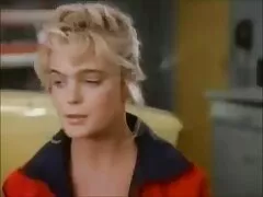Ο Petite Presley ρουφάει και καταπίνει σαν επαγγελματίας