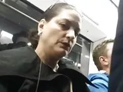 Η Horny Jessie γαμάει το αγόρι της φίλης της